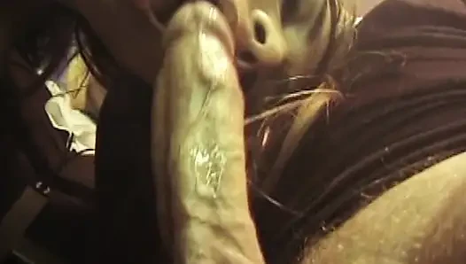 Hot MILF Threesome dengan Makan Vagina Gairah