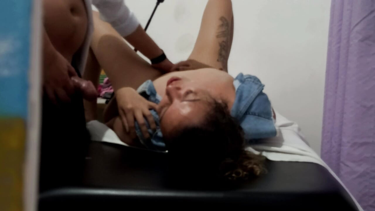 Examenul nevinovat devine sălbatic - ortopedul seduce și fute pacientul