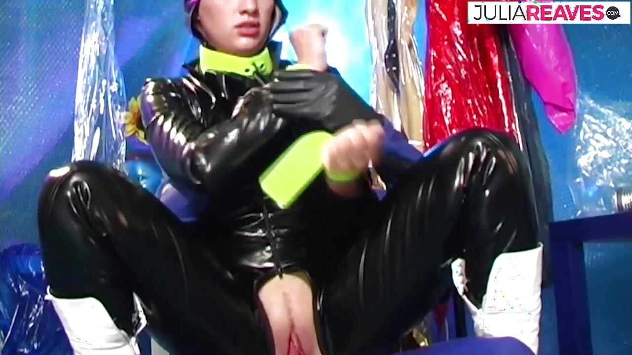 Ficken in einem latex-ganzkörperanzug