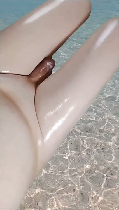 6 óleo quente gozando na água brilhante coxas femininas deliciosas pernas