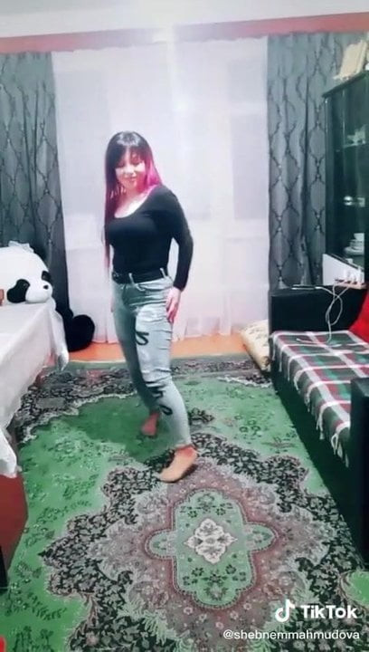 Aze tiktok girl pantyhose