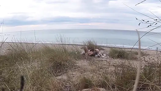 Fransız öğretmen sürtük çıplak plajda amatör sakso çekiyor yabancıyla boşalma - misscreamy