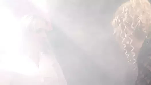 Sharon Pink ve arkadaşıyla lezbiyen sahnesi orta yaşlı seksi kadın