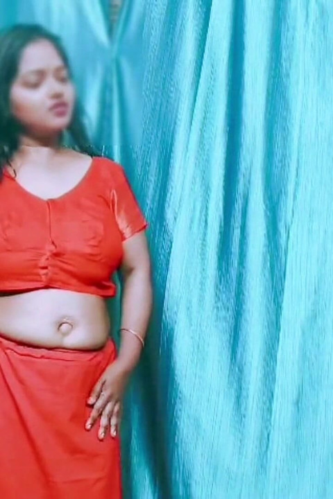 Desi Bhabhi Caught Her Brother in Law's Lust Towards Her Body - Tamil Hot Video with Dirty Talk