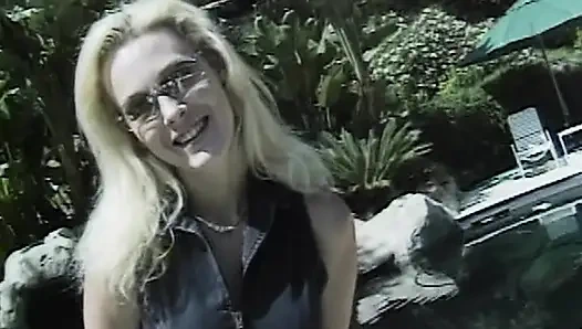 Irklararası kız öğrenci yurdu partisi: heiße havuz eylemi