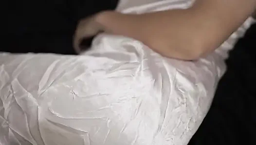 Parlak saten elbiseli Hintli bebek - kalın büyük götlü dölleme