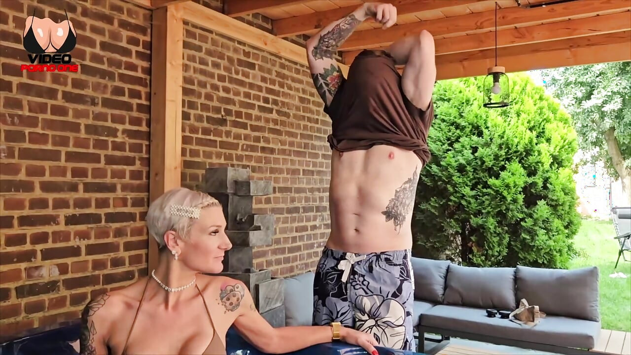 A Busty MILF Is Going to Fuck the Repairman and Swallow a Good Dose of Cum