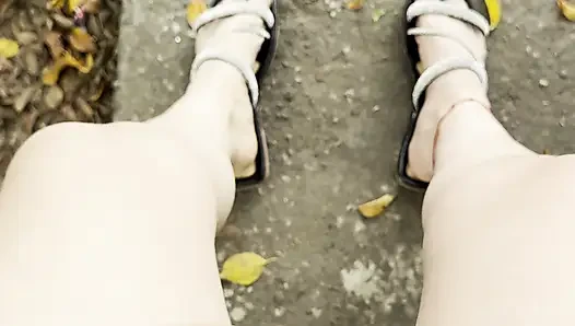 Colombian Girl Masturbates in Public on the Street
