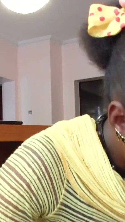 Rapariga Africana do Rock a Fazer Garganta Molhada a Turista Branco | Clip 1