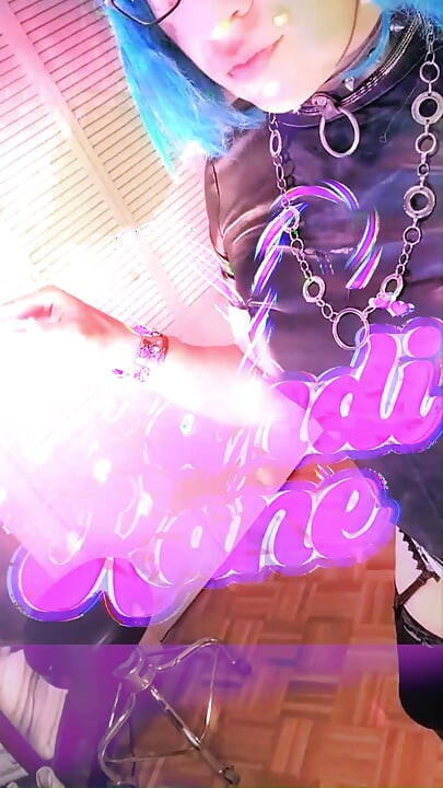 Sissyslut Kandi analna igra Trance glazbeni video