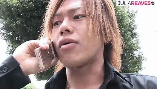 Gadis ini dientot habis-habisan sama kontol monster sampai dicrot di dalam