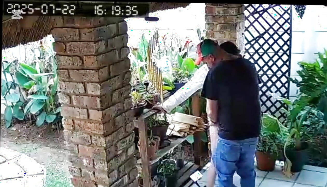 Шефът-рогоносец искаше да чукам мръсната му жена Той си бие чекия