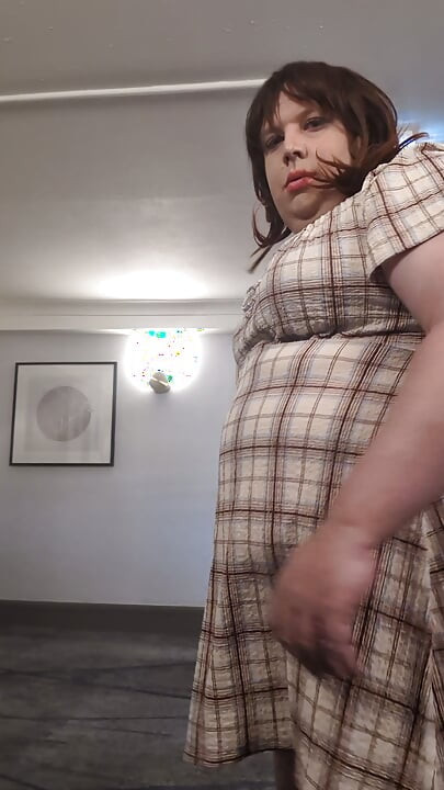 Kelli caught dressed in the elevator
