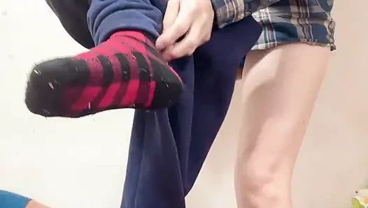 Hana Trägt Heute Rotes Outfit, Zierliche Sexy Perfekten Körper