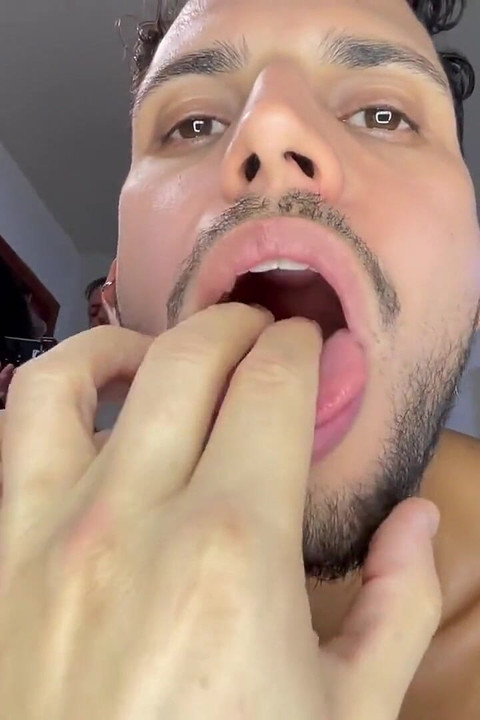 Виконуючи роботу перед татом