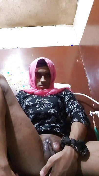 Desi hijabi gay femboy homemade masterbation