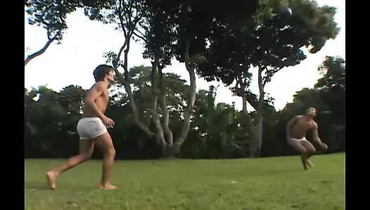 Стоны эхом в комнате