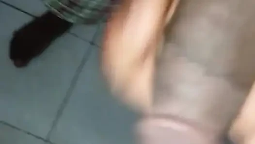 Yarağıma masaj yapıyor