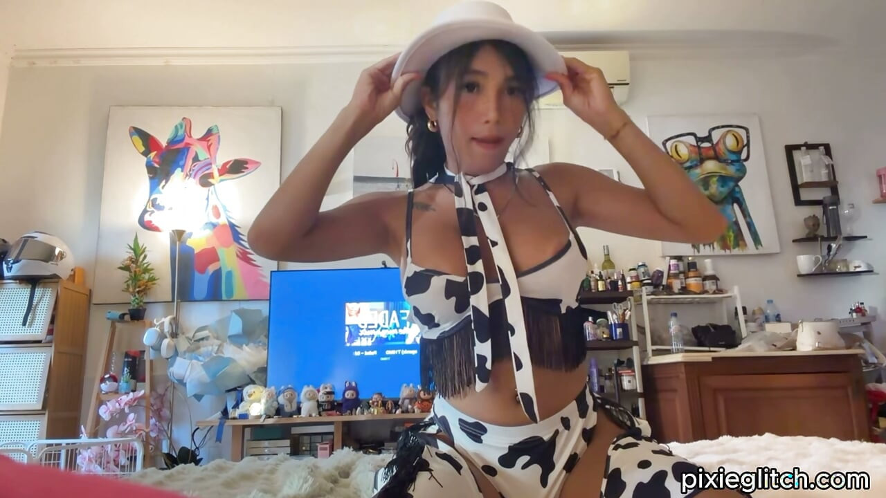 Ride this Asian trans cowgirl till the sun comes up