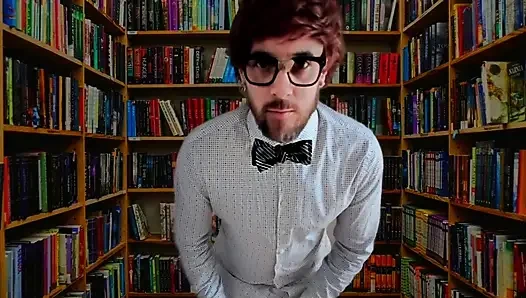 Cadılar Bayramı için eğlenceli bir asmr inek rolü yaptı!