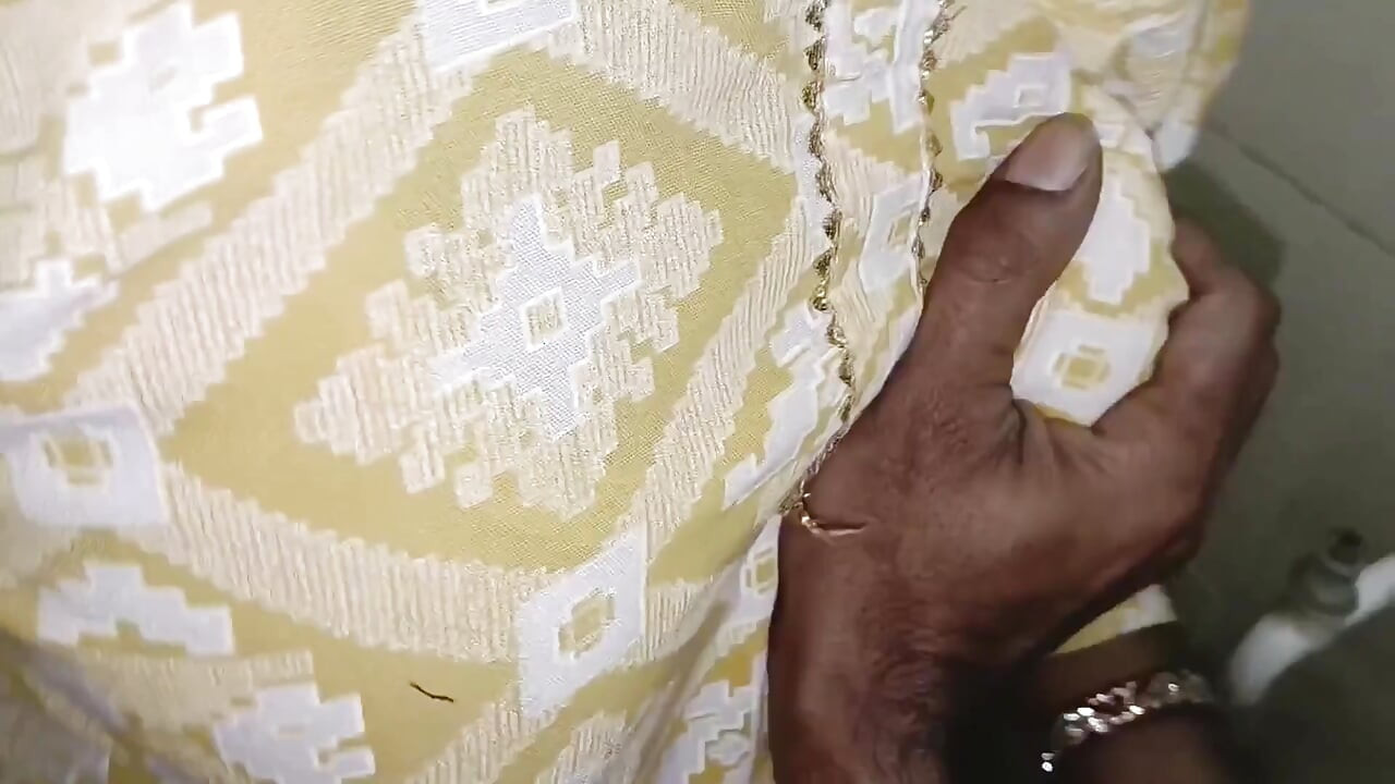 Session 24. Desi Couple Sex at Bathroom