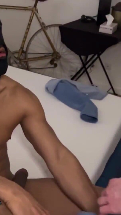 CITEBEUR.com - BBC Black Fucks Slim Twink With Big Cock | Clip 1