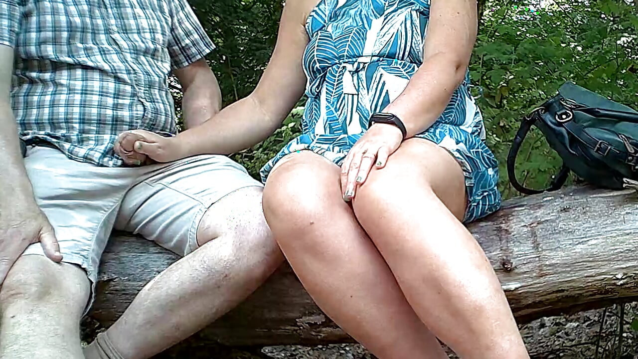 Handjob outdoors in the park in hot weather