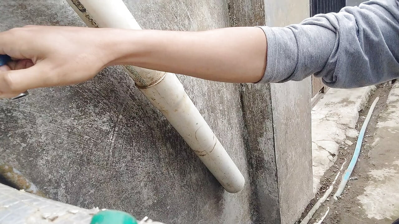 Young man who tried to pee in public almost got caught