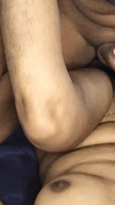 Fingering make her lustrous | Clip 1