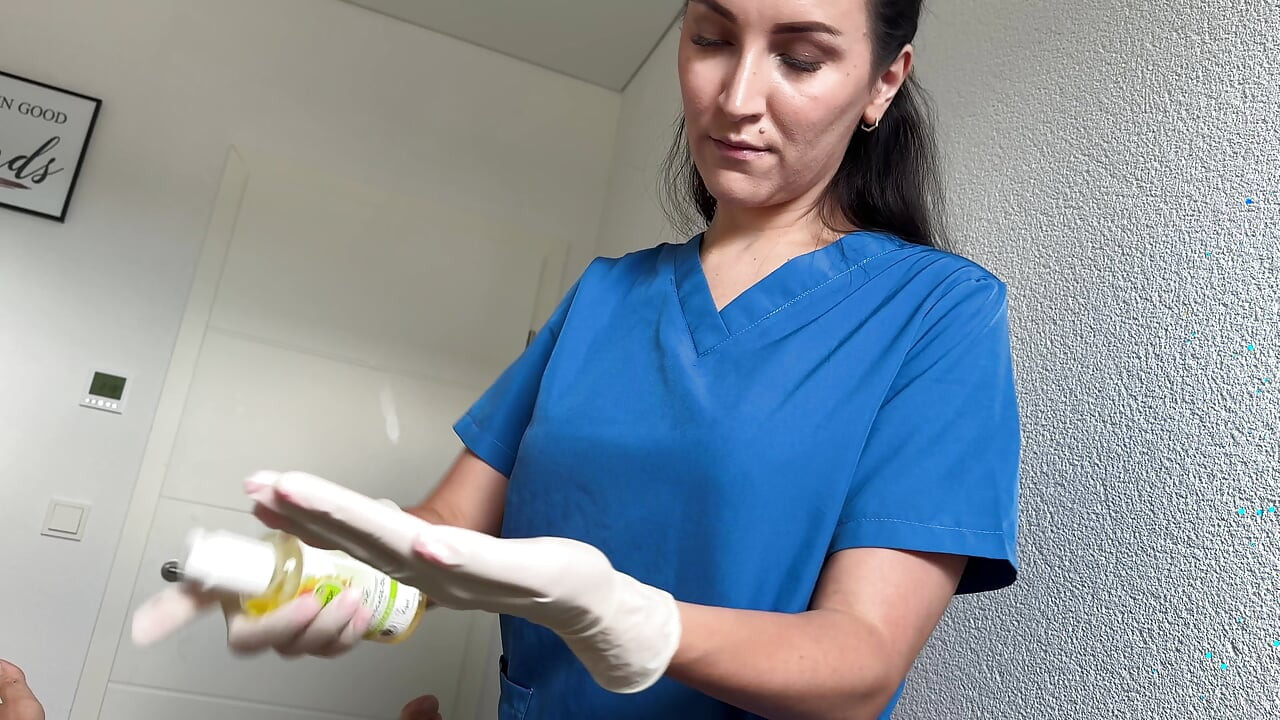 Hot Masseuse Puts On Latex Gloves For A Messy Happy Ending Cumshot