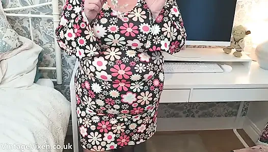 Cheating Slut Amateur Housewife wants YOUR Cock to Gag On