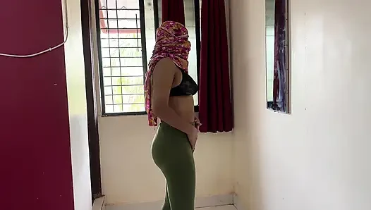 Ghar Per StepSister Akeli Thi Toh Maine Kar Liya - Pyaasi Hema