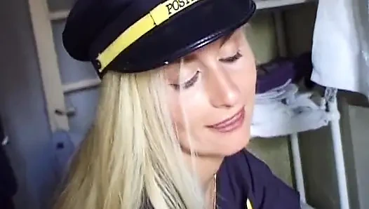 Französische blondine wurde in der dusche gefickt