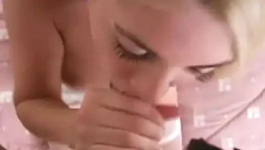 Супер сосет с горячей девушкой