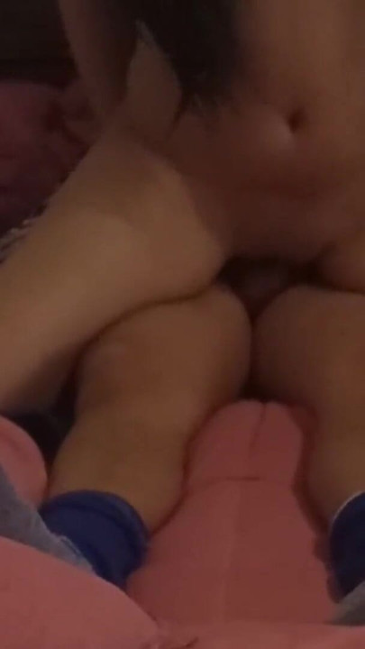 DANAS NE ŽELIM IĆI U ŠKOLU!! ŽELIM DA IH STAVIŠ STRAGA!! Vruća meksička školarka koja kuša spermu! | Isječak 2