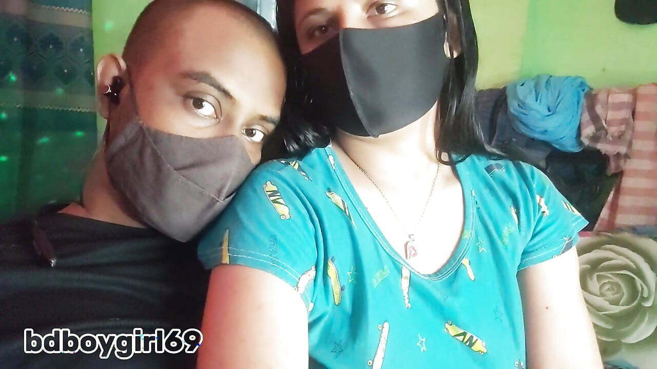 バングラデシのリアル夫婦のセックスビデオ。彼女は私を激しく犯しました。