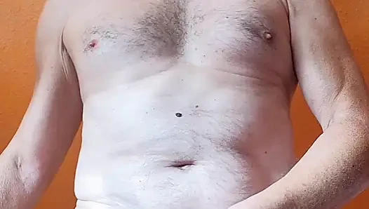 Mastürbasyon yapıyor ve boşalıyor