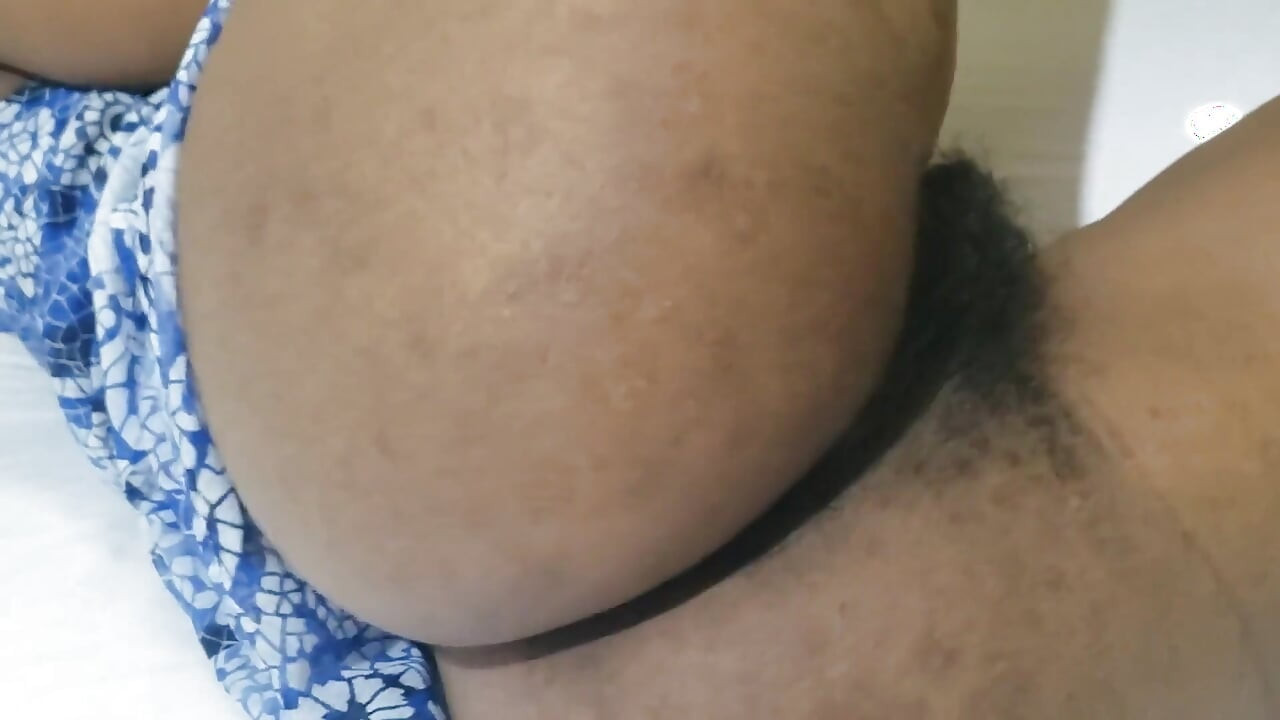 Quiero follar el culo de la sexy madrastra