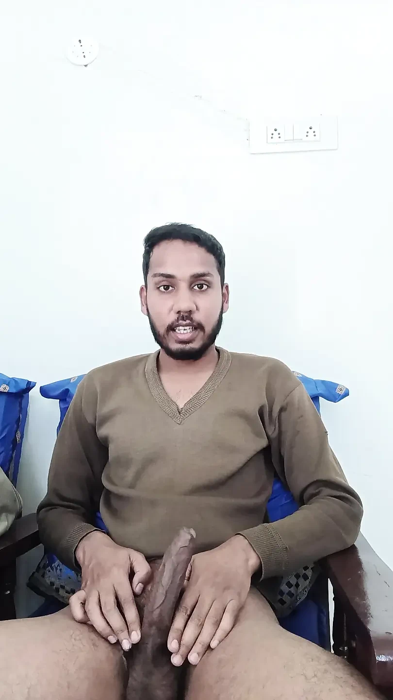 Besharam Amaas khan se fir muth maari