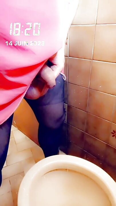 Sookie pees