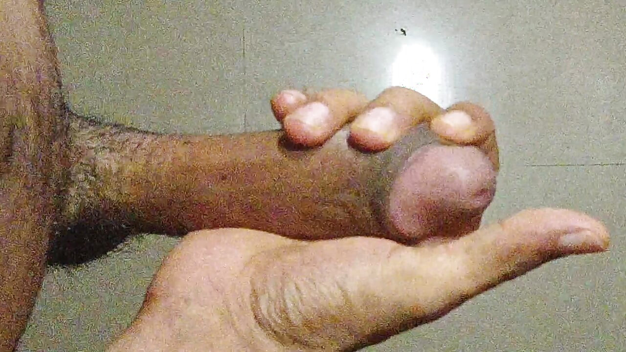 Gay doing masterbation at home (Part 2)