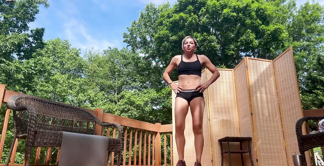How Many Burpees Lora Cross Can Do