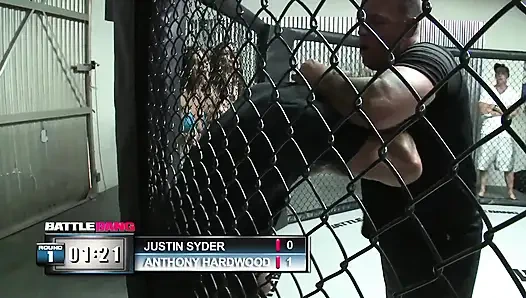 Kazanan için büyük göt ödülü ve çok derin emmeyi seviyor