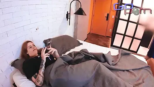 Memek sempit tetanggaku dientot sama pria lain sambil ditonton suami