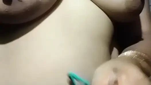 Обнаженная сексуальная горячая деревня дези в новой деревне в обнаженном сексуальном видео