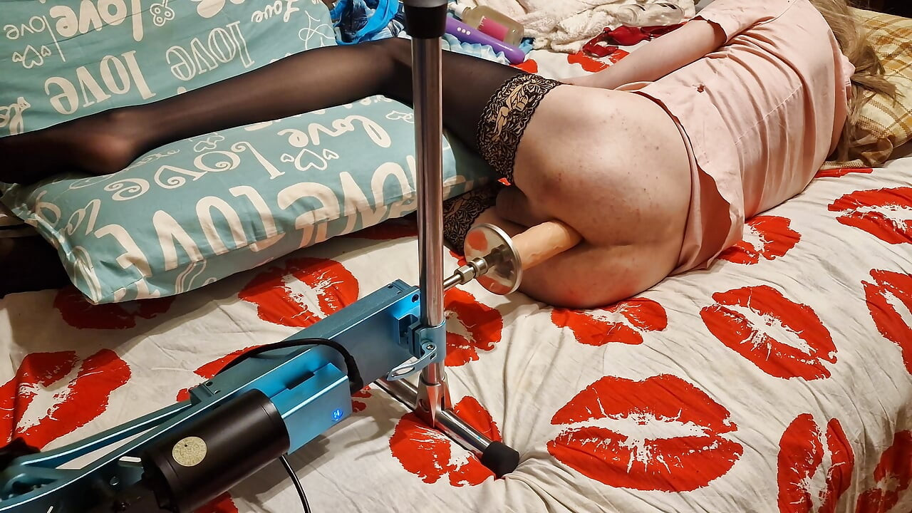 Sissy having sex with a fuck machine Russian