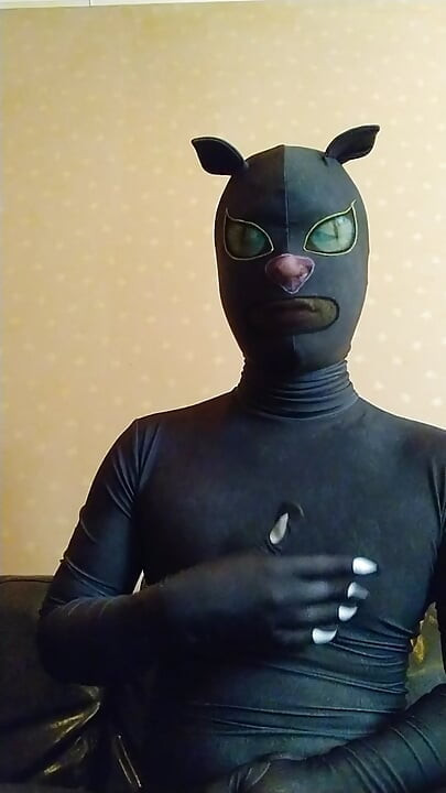 I masturbated comfortably while getting excited in a jumpsuit that could turn into a cat!