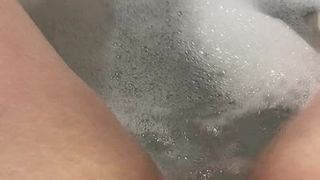 Bbw thủ dâm trong bồn tắm