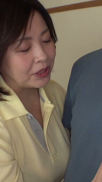 With her mature body and erotic techniques!? A highly skilled hikikomori support counselor! Terashima Shiho 2 | Clip 1