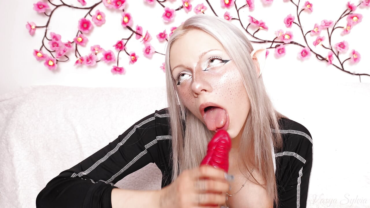 Divulya-sladulya Fills Her Mouth with Sperm - Blowjob of a Big Dick!